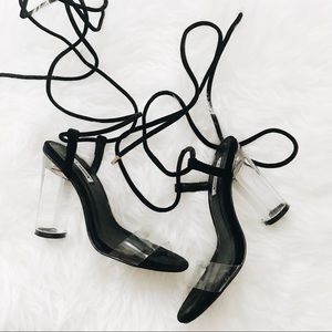 Black lace shoes ◾️can negotiate the price